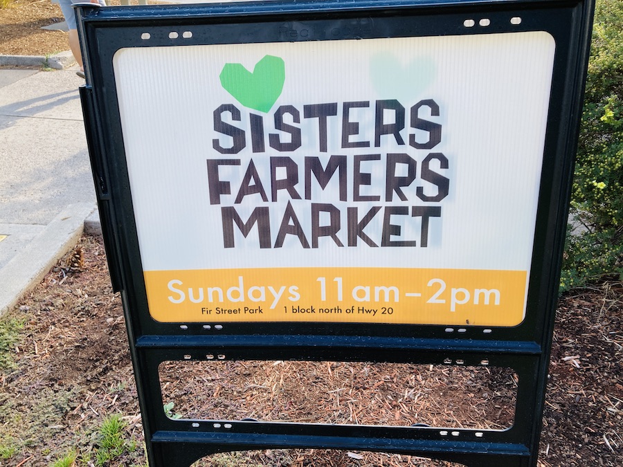Sisters Farmers Market sign | Roam Redmond Oregon